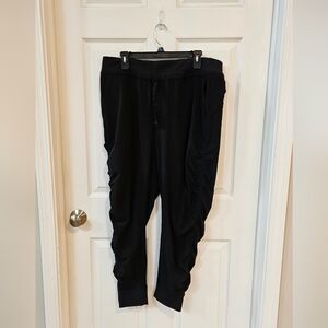 Athleta Attitude Pant Black Cropped Joggers Ruched Size 16